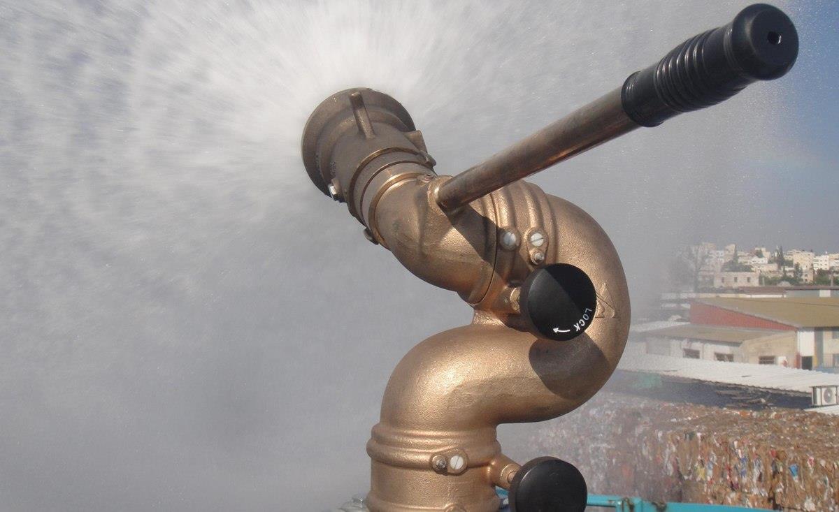 A high-capacity water monitor for hydrogen-fluoride deluge protection